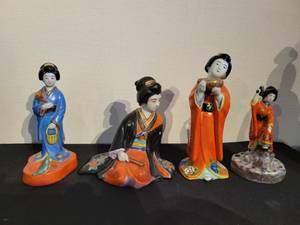 A group of 4 Vintage Japanese FiguresGeishas.