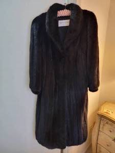 Ladies Mink Fur Coat from Ribnick Furs. Size 14.