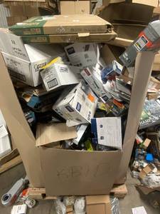 lot 29 image: Lot of Misc.. Faucet and Lighting (one pallet) ($1000 Retail Value)