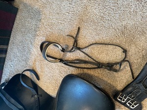 lot 3 image: Collegiate Dressage Saddle With Accessories
