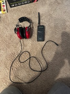 lot 19 image: RadioShack PRO-89 Race Scanner With RaceTRac Headset