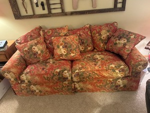 lot 48 image: Floral Couch With Pillows