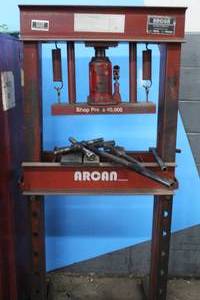 lot 1 image: Arcan 20 Ton Shop Press Model CP20