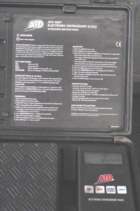 lot 7 image: ATD- 3637 Electronic Refrigerant Scale with Case