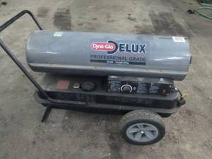 lot 47 image: Dyna-Glo Professional Grade 95,000-135,000 BTUs Kerosene Torpedo Heater