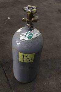 lot 16 image: Nitrogen Compressed Air Tank (22)
