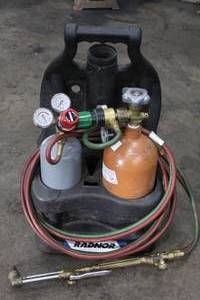 lot 19 image: Radnor Portable Oxygen Acetylene and Torch Set