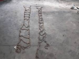 lot 90 image: 2 Tire Chains