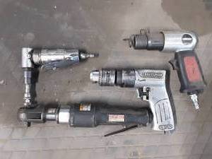 lot 92 image: Craftsman 38 Ratchet, Air Drill, Die Grinder, and Air Hammer
