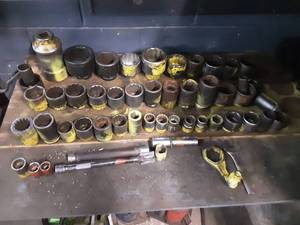 lot 105 image: Axle Nut Sockets up to 2-34