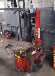 lot 115 image: Corghi Tire Mounting Machine with PU1500 attachment