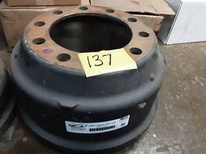 lot 137 image: Alliance Brake Drum ABPN42A1657VB Freightliner 16.5x7 Balanced