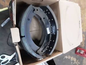 lot 146 image: Brake Shoe Kit C4515X3 Fruehauf XEM3 16.5x7