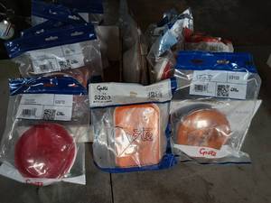 lot 215 image: 12 Assortment of Turn Lamps