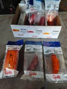 lot 218 image: 29 LED Clearance Marker Lamps