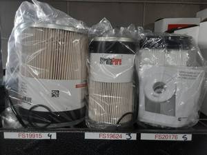 lot 226 image: 12 Fleet Gaurd Filters