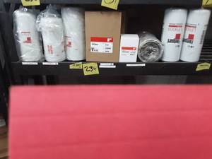 lot 234 image: 12 Fleetguard filters