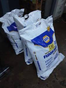 lot 282 image: 3 bags of napa floor dry
