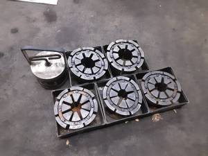 lot 303 image: Gates mobile crimp dies mc31, mc32, mc33, mc34, mc35 and lifting magnet