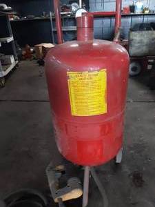 lot 316 image: 110lb Pressurized Abrasive Blaster, Sand Blaster, Custom Jigsaw Catter Shaker