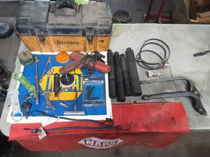 lot 325 image: Assortment of Automotive Tools