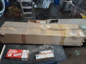 lot 338 image: 6 Pack Box of Fluorescent 4 Lights, 4 Ballasts and Hanging Chain