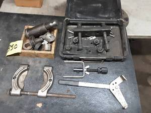 lot 350 image: Assorted Puller and Press Parts