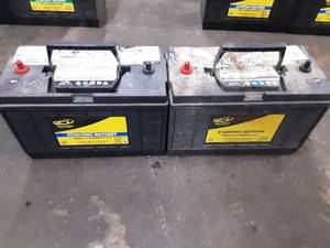 lot 392 image: 2 New Old Stock Group 31 Batteries 921,  118 ( no guarantee if good or bad)