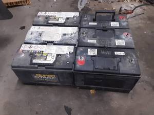 lot 401 image: 6 Batteries Sold as Cores (some may still be okay)
