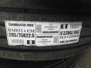lot 383 image: Roadmaster Tire 295-75R22.5