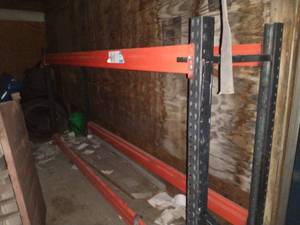 lot 381 image: 8 Tire Rack