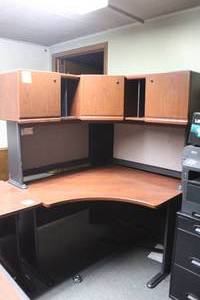 lot 409 image: 3 Piece Desk with Hutch ( see description for measurements)