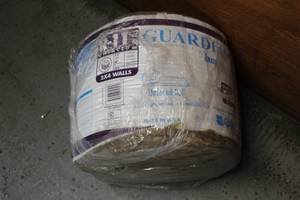 lot 275 image: New roll of r11 insulation
