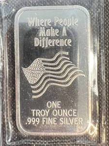 lot 05 image: 1 TROY OZ .999 FINE SILVER DONALD TRUMP WANTED FOR PRESIDENT BAR