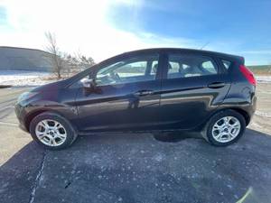 2015 Ford Fiesta SE - 2 OWNERS