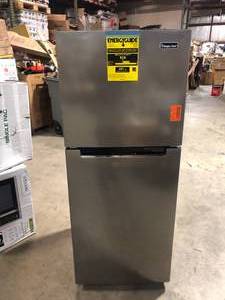Magic Chef 10.1 cu. ft. Top Freezer Refrigerator in Platinum Steel Customer Returns See Pictures