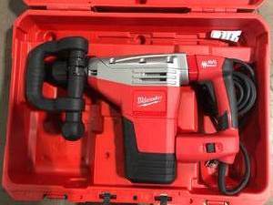 Milwaukee SDS-MAX Demolition Hammer    Customer Returns See Pictures