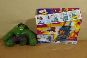 Marvel Stunt Squad with Hulk Figure