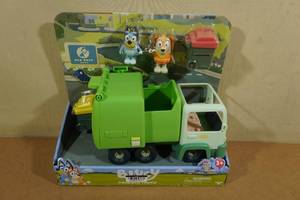 Bluey Garbage Truck Toy Set