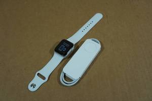 Apple Watch SE 40mm Smart Watch with GPS