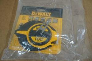 DeWalt Steel Long Tape 100
