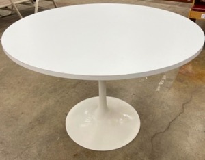 lot 28 image: MCM Tulip White Laminate Round Table