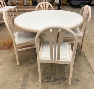 lot 112 image: Modern LOWENSTEIN Round Table w6 Chairs