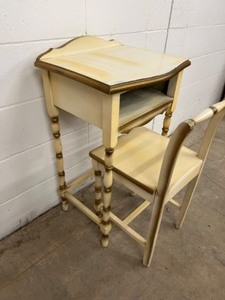 lot 118 image: Vintage French Provincial Childs Desk & Chair