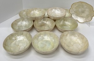 lot 64 image: Mid Century Capiz Shell Bowls