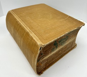 lot 65 image: Vintage WEBSTERS  International Dictionary 2nd Edition Circa 1953