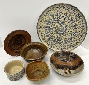 lot 66 image: Roseville Spongeware Stoneware and Pottery