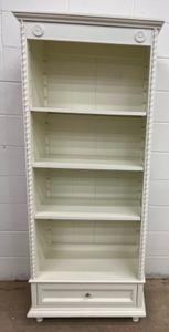 lot 141 image: Shabby Chic White Unit wAdjustable Shelves
