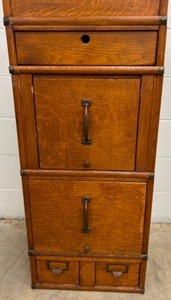 lot 142 image: Antique Vintage Library Card Catalog Oak File Cabinet