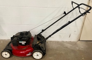 lot 164 image: TORO 21352 Recycler Self Propelled Lawn Mower